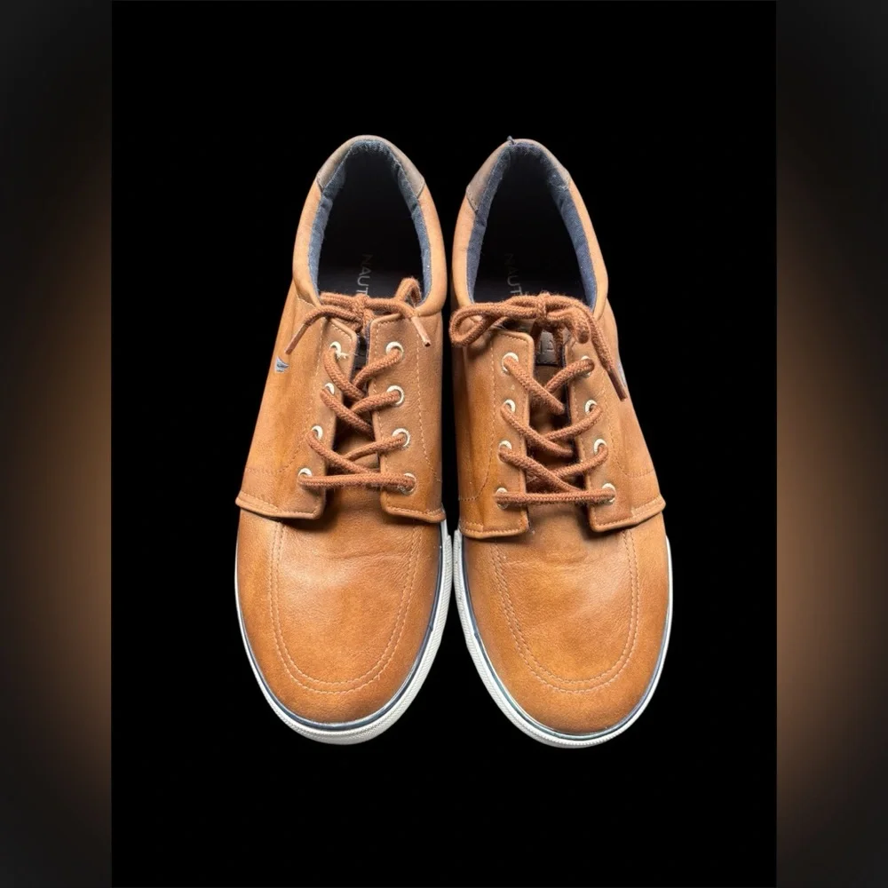 ✨Nautica Tan leather lace-up boat shoes✨